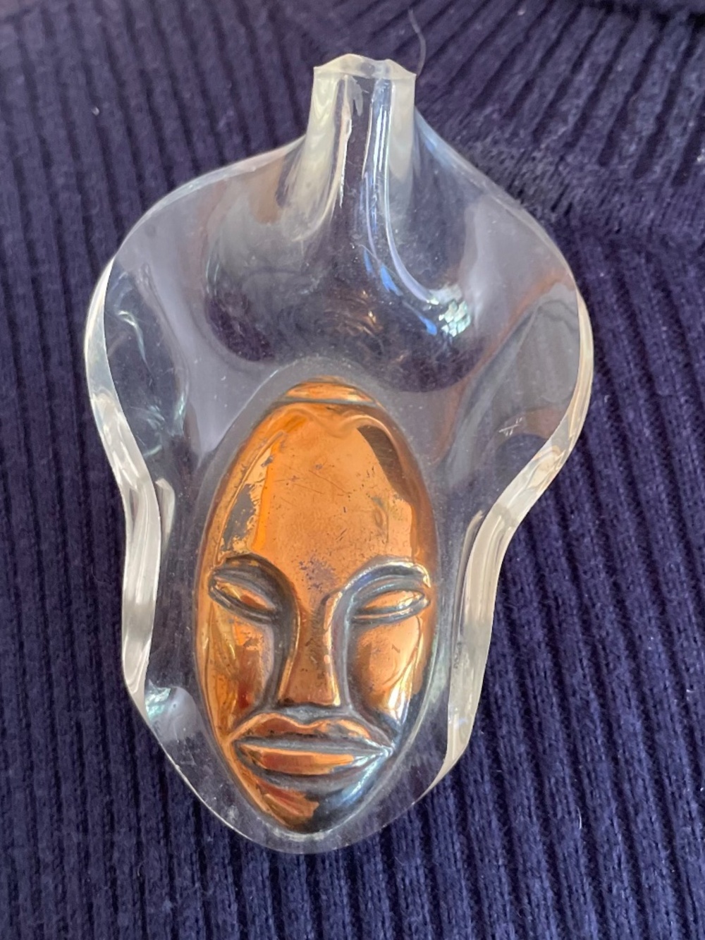 Vintage 1940's Elzac Handler Bonnet Head Lucite and Copper Tribal Mask Brooch - Picture 3 of 3